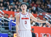 球友会娱乐平台江苏男篮展现惊人实力，突破重围取得胜利